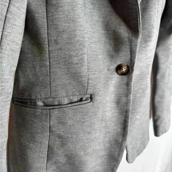 H&M  grey woman’s blazer size small - Picture 4 of 5